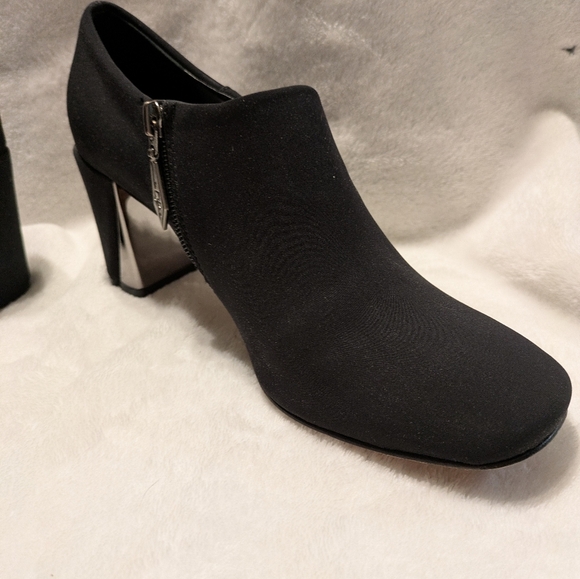 Donald J. Pliner Leather And Nylon Booties 8.5 Black - Picture 4 of 11